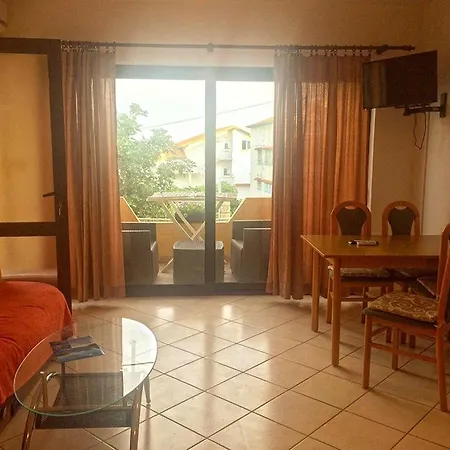 In With Balcony, Air Conditioning, Wi-fi *