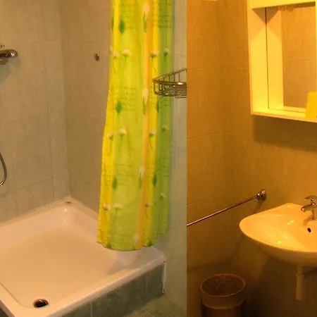 Apartment In With Balcony, Air Conditioning, Wi-fi *