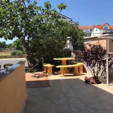 In With Balcony, Air Conditioning, Wi-fi Apartment *