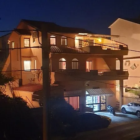 In With Balcony, Air Conditioning, Wi-fi *
